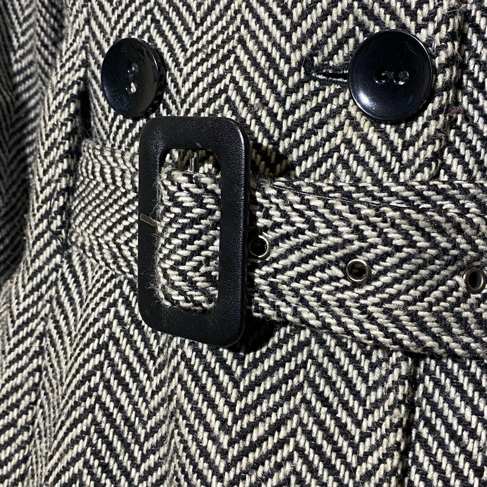 GUESS Fall/Winter Jacket - Picture 3 of 5